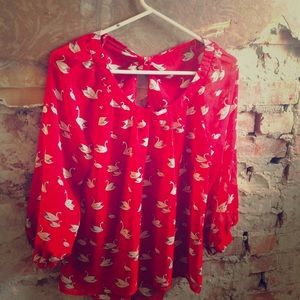 🦢🦢🦢Forever 21 Size L Swan Print Top🦢🦢🦢